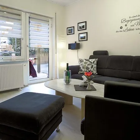 Apartment Ferienwohnung Ausoniusblick *
